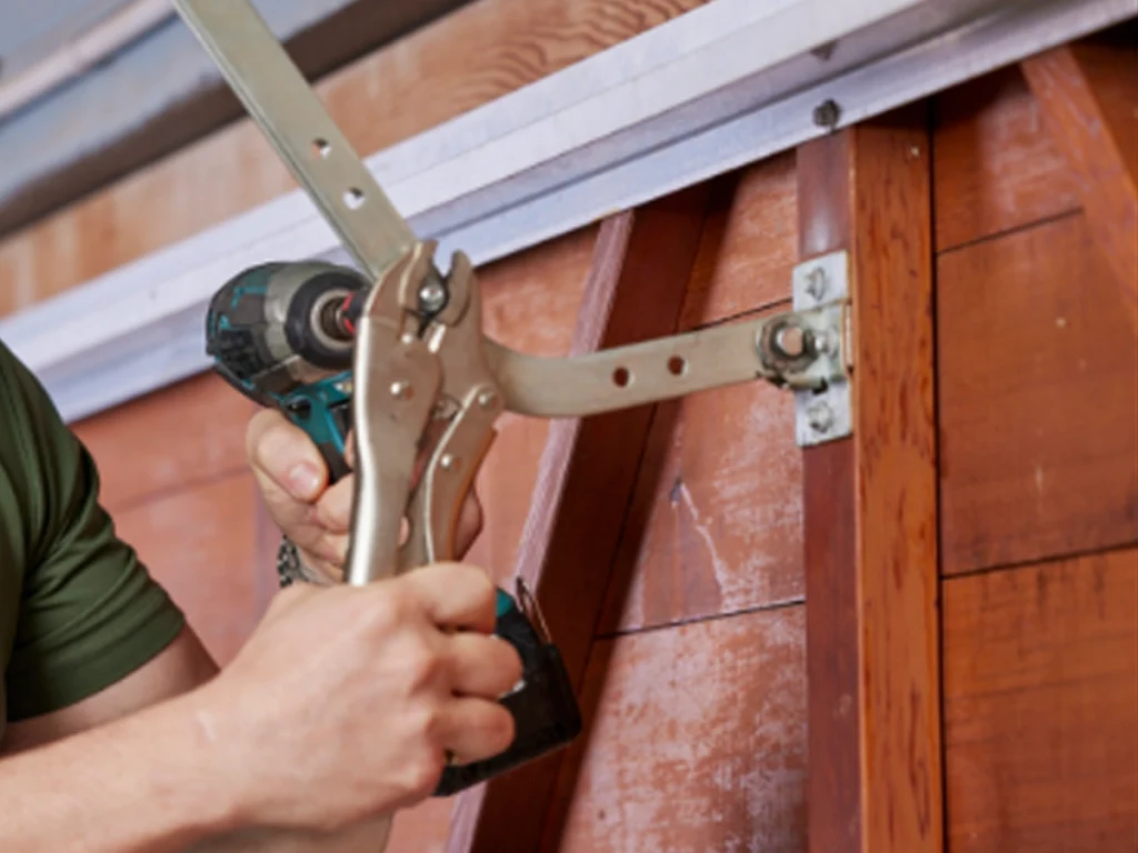 Emergency garage door repair by Everlast Garage Doors in Franklin, TN