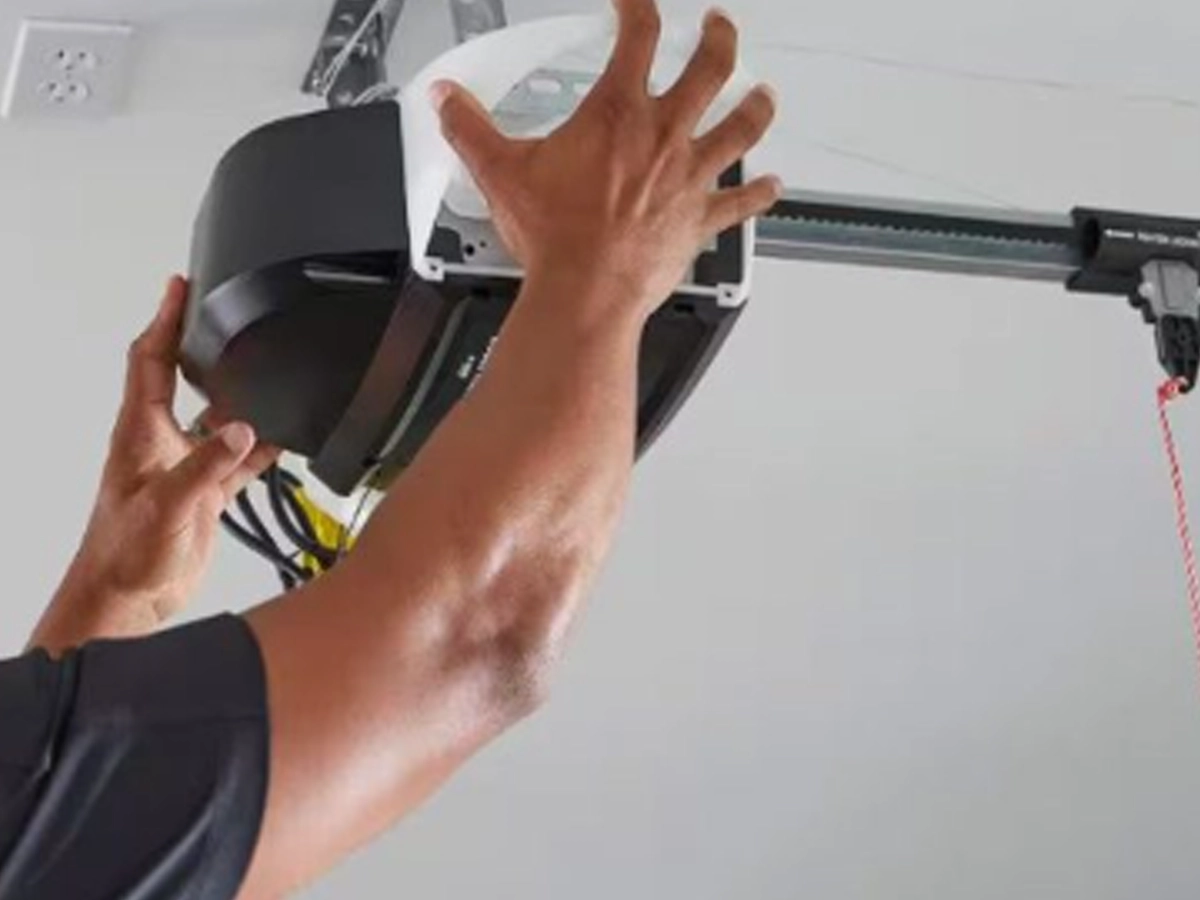 How to troubleshoot your garage door opener by Everlast Garage Doors in Franklin, TN