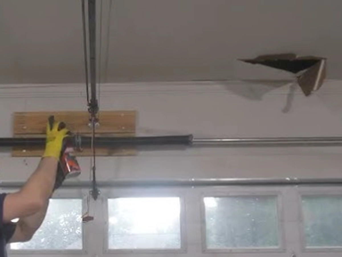 Garage Repair for Everyday Wear and Tear in Franklin TN