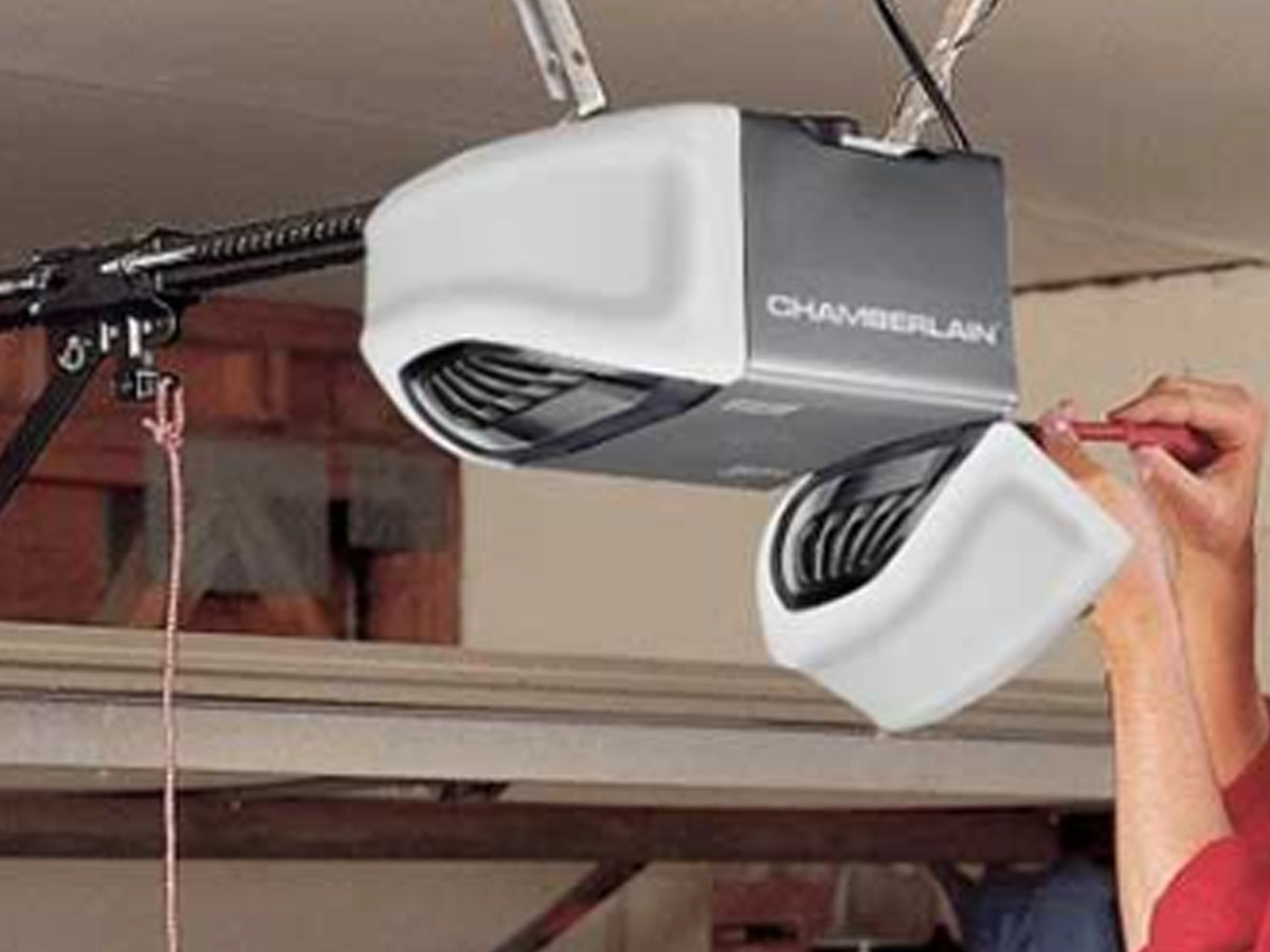 Expert Garage Door Repairs restoring safe operation for a Franklin TN home