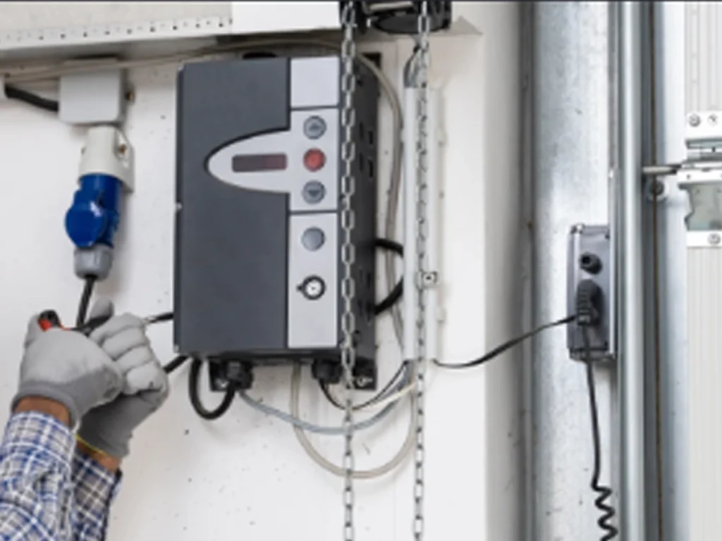 Smart garage door diagnostic and repair system inspection in Franklin Tennessee