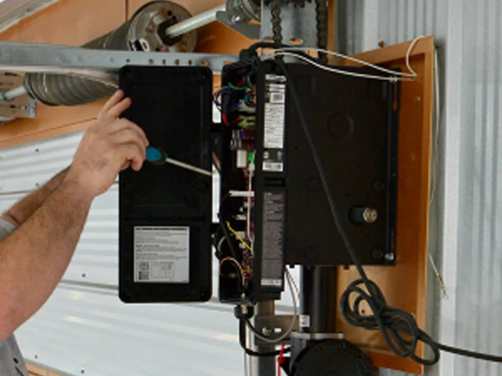 Automated garage door fault identification inspection by an Everlast Garage Doors - Franklin technician