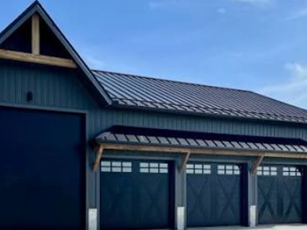 Featured Image Alt Text: Reliable commercial garage door supporting daily business operations in Franklin TN
